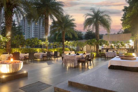 Courtyard by Marriott Agra — dining