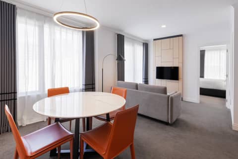 Adina Citylife Auckland — hotel room