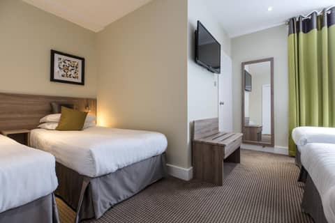 Phoenix Hotel — hotel room