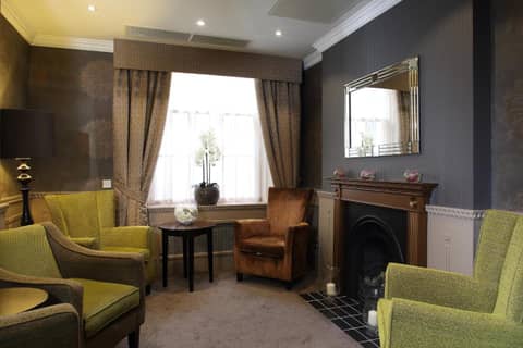 Phoenix Hotel — living room