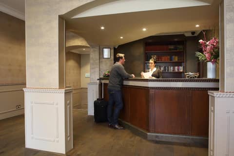 Phoenix Hotel — hotel reception