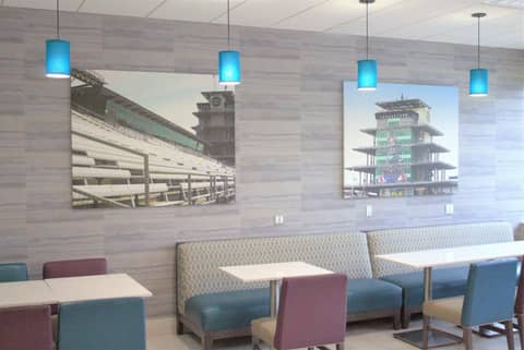 La Quinta Inn & Suites by Wyndham Indianapolis Downtown — photo 4