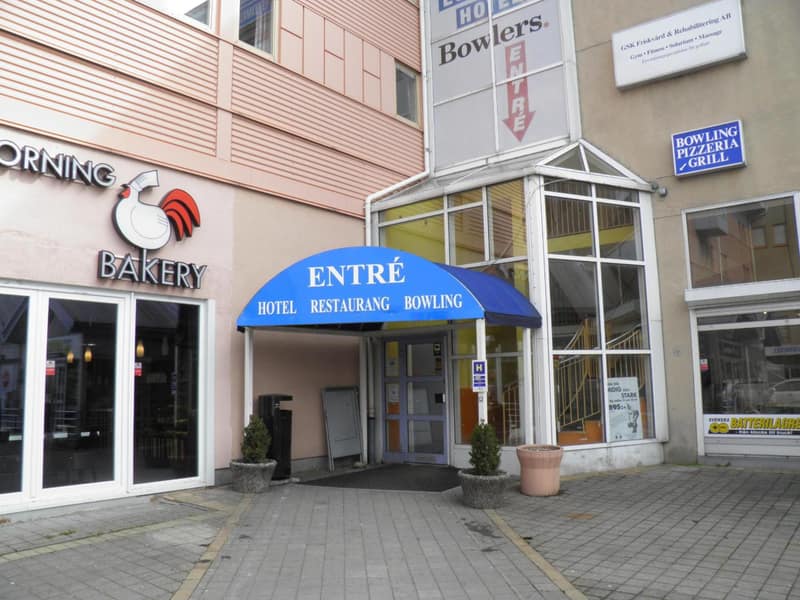 Euroway Hotel — building