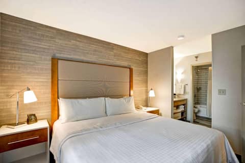 Homewood Suites by Hilton Chicago-Downtown — hotel room