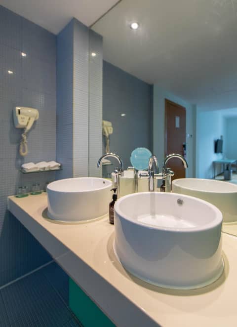 Shanshui Trends Hotel - Huaqiangbei — bathroom