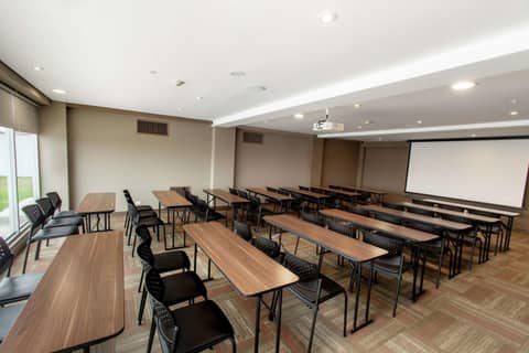 Hampton By Hilton Lima San Isidro — photo 2