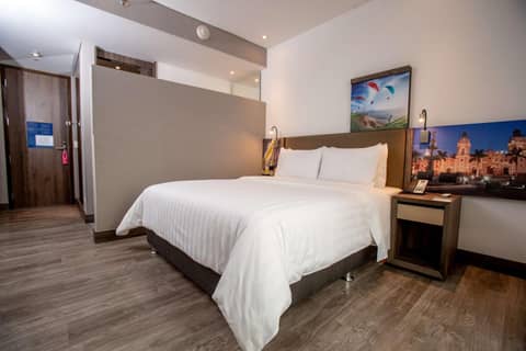 Hampton By Hilton Lima San Isidro — photo 6