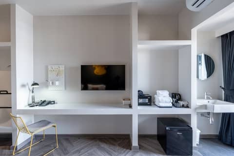 Blu Monkey Hub & Hotel Krabi Town — hotel room