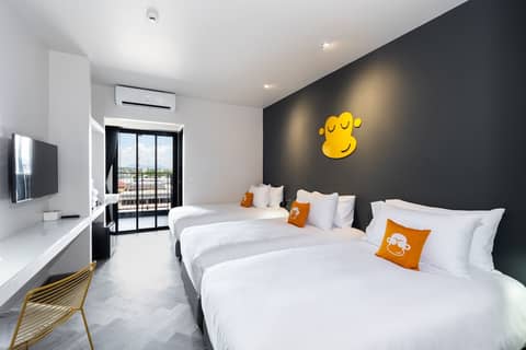 Blu Monkey Hub & Hotel Krabi Town — hotel room