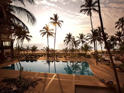 Novotel Mumbai Juhu Beach Hotel — photo 2