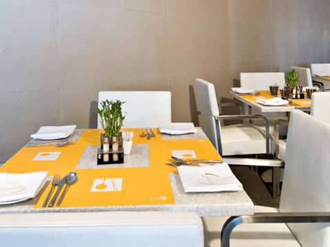 Novotel Mumbai Juhu Beach Hotel — photo 9