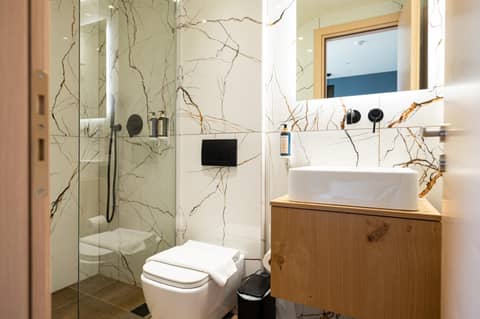 Ciel Living Athens — bathroom