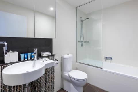 Meriton Suites Adelaide Street, Brisbane — photo 8
