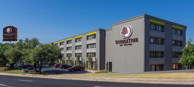 DoubleTree by Hilton Austin Northwest - Arboretum — building