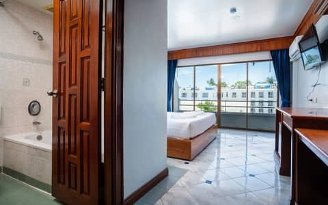 GP House Phuket — hotel room