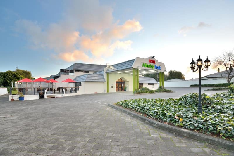 Manukau Hotel & Conference Centre — building