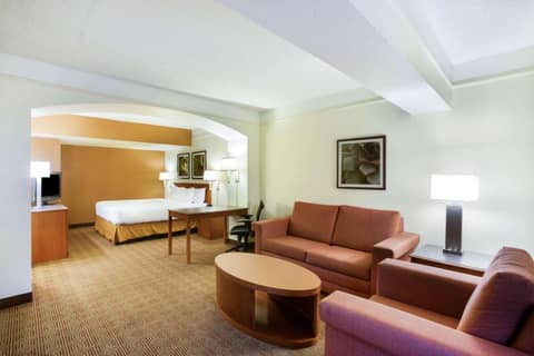 La Quinta Inn by Wyndham Austin Capitol / Downtown — photo 8