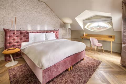 Mamaison Hotel Riverside Prague — bedroom