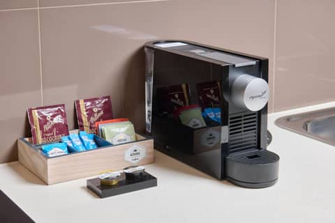 Airport Apartments by Vetroblu — kitchen