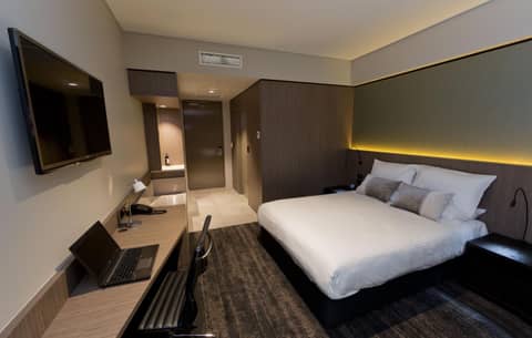 The Glen Hotel and Suites — photo 8
