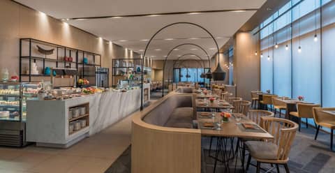Seda Vertis North Quezon City — dining