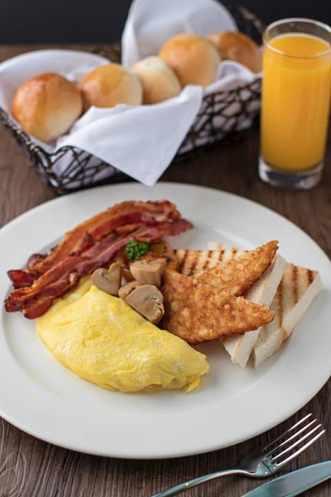 Seda Vertis North Quezon City — dining