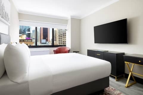 The Manhattan at Times Square Hotel — hotel room