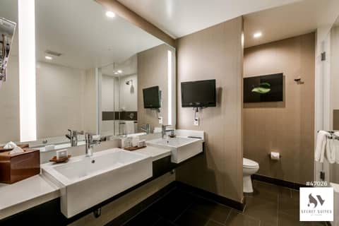 Secret Suites At Vdara — bathroom