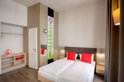 MEININGER Hotel Berlin Mitte — photo 6