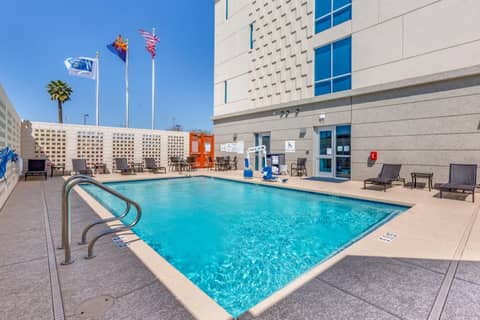 Holiday Inn Express & Suites - Phoenix Dwtn - State Capitol by IHG — recepcion & lobby