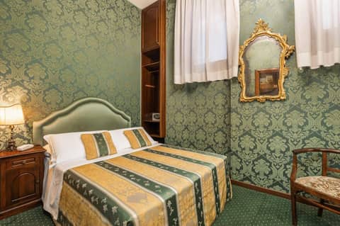 Hotel Marconi — hotel room