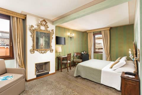 Hotel Marconi — hotel room