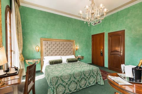 Hotel Marconi — hotel room