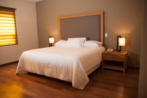 MBM Red Sun Hotel — hotel room