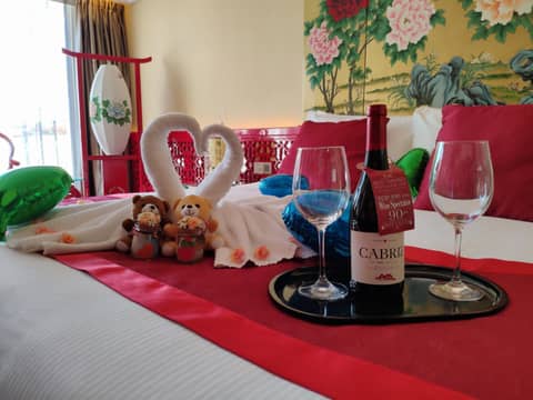 Hotel Riviera Macau — hotel room