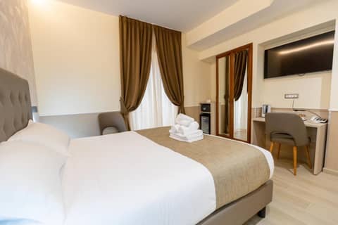 Hotel Maximus — hotel room