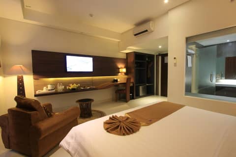 Crystal Lotus Hotel Yogyakarta — hotel room
