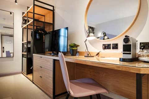 The Fox & Goose Hotel — hotel reception