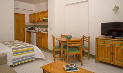 Ourabay Hotel Apartamento - Art & Holidays — hotel room