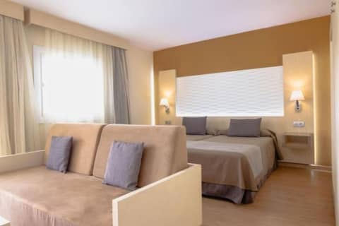 HL Suite Nardos - Only Adults — hotel room