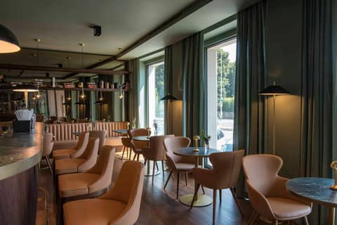 Columbus Urban Resort — dining