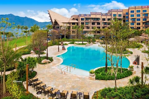 Disney Explorers Lodge — recepcion & lobby