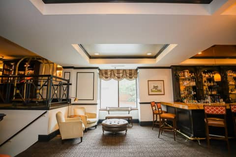 Dunhill Hotel — lounge