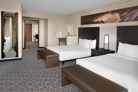 Embassy Suites by Hilton Phoenix Biltmore — photo 7