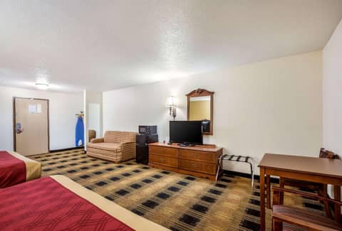 Econo Lodge Inn & Suites Fairview Heights St Louis — photo 5