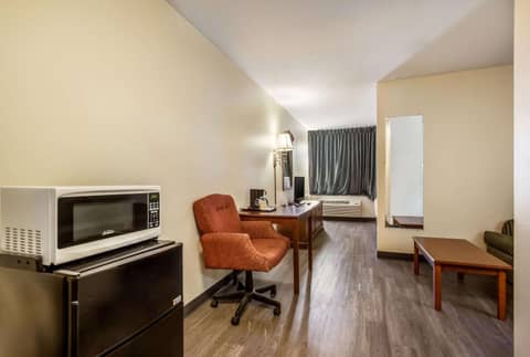 Econo Lodge Inn & Suites Fairview Heights St Louis — photo 6