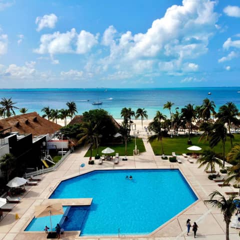 Beachscape Kin Ha Villas & Suites — human