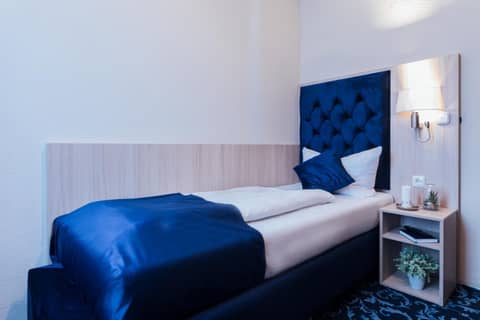 Hotel CULT Hamburg — hotel room