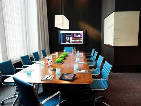 Kimpton Hotel Eventi by IHG — meeting room