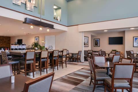 Hampton Inn & Suites Denver-Speer Boulevard — photo 2